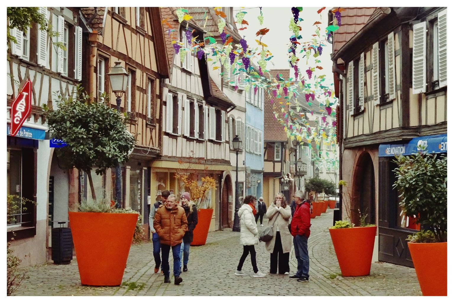 Barr und Wochenmarkt