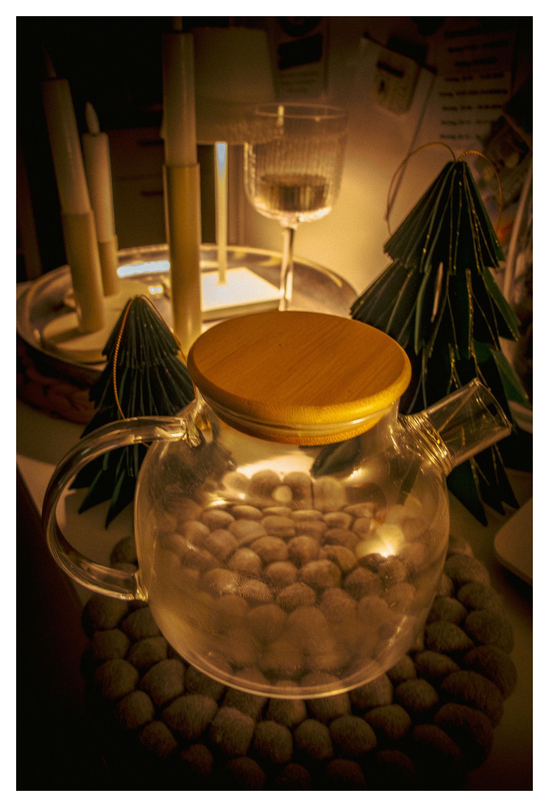 Teekanne mit Weihnachtsdeko (17/365)